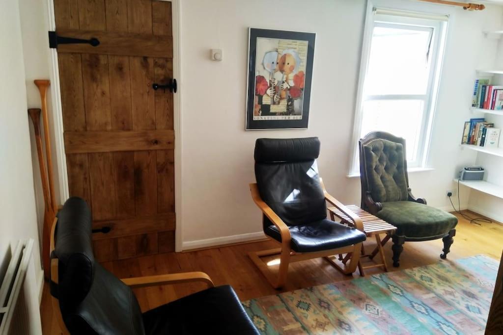 Welcoming Cottage In Chichester Near City Centre Bagian luar foto
