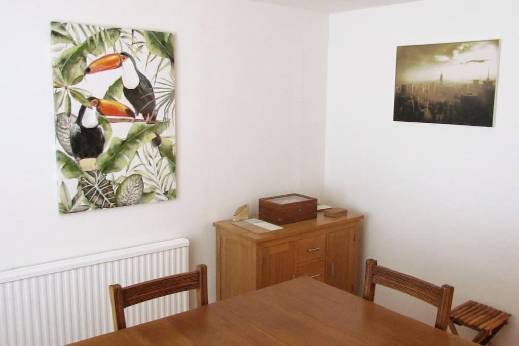 Welcoming Cottage In Chichester Near City Centre Bagian luar foto