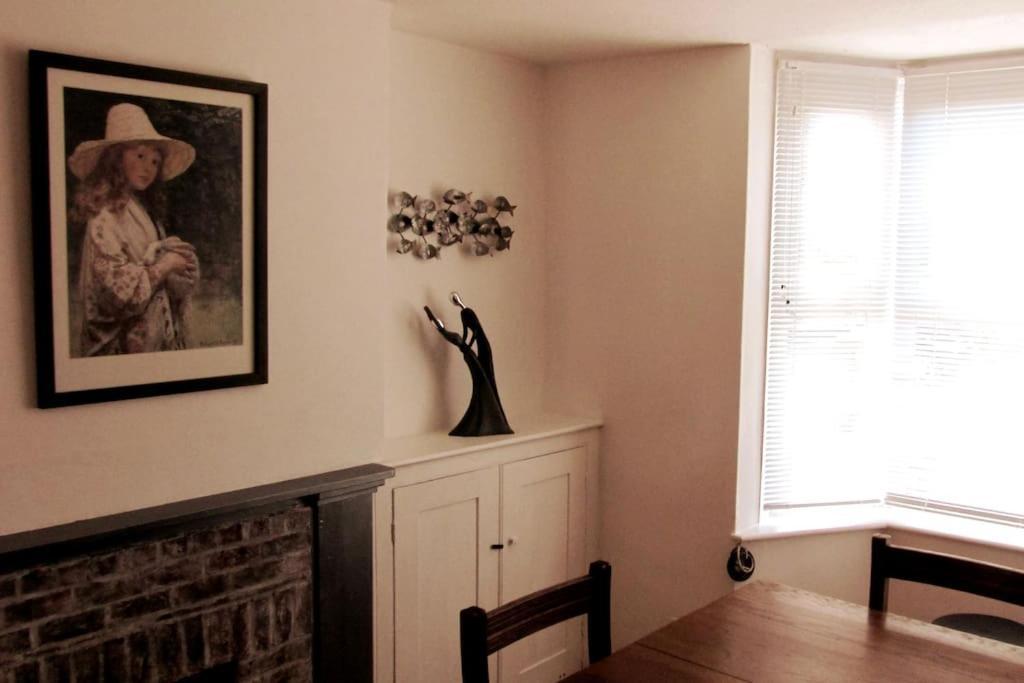 Welcoming Cottage In Chichester Near City Centre Bagian luar foto