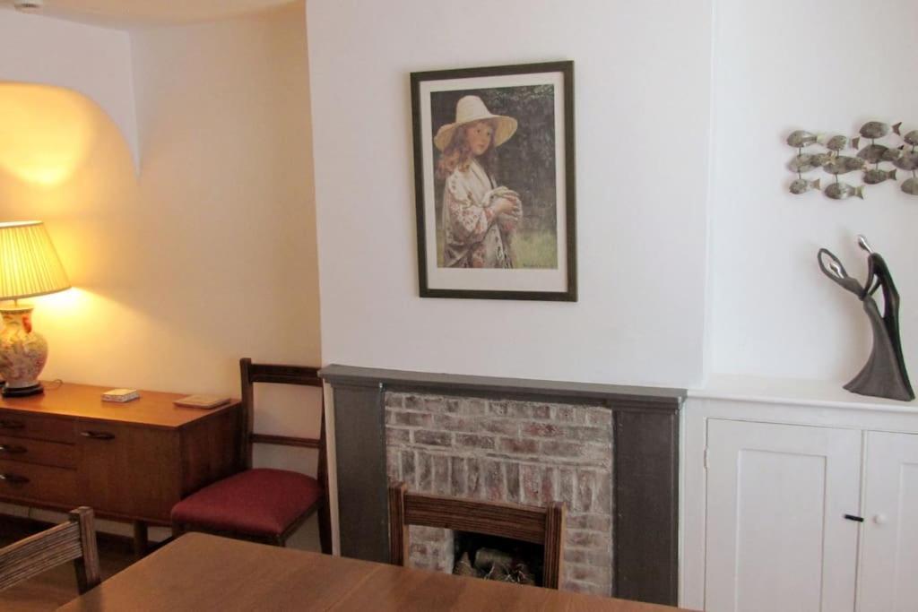 Welcoming Cottage In Chichester Near City Centre Bagian luar foto