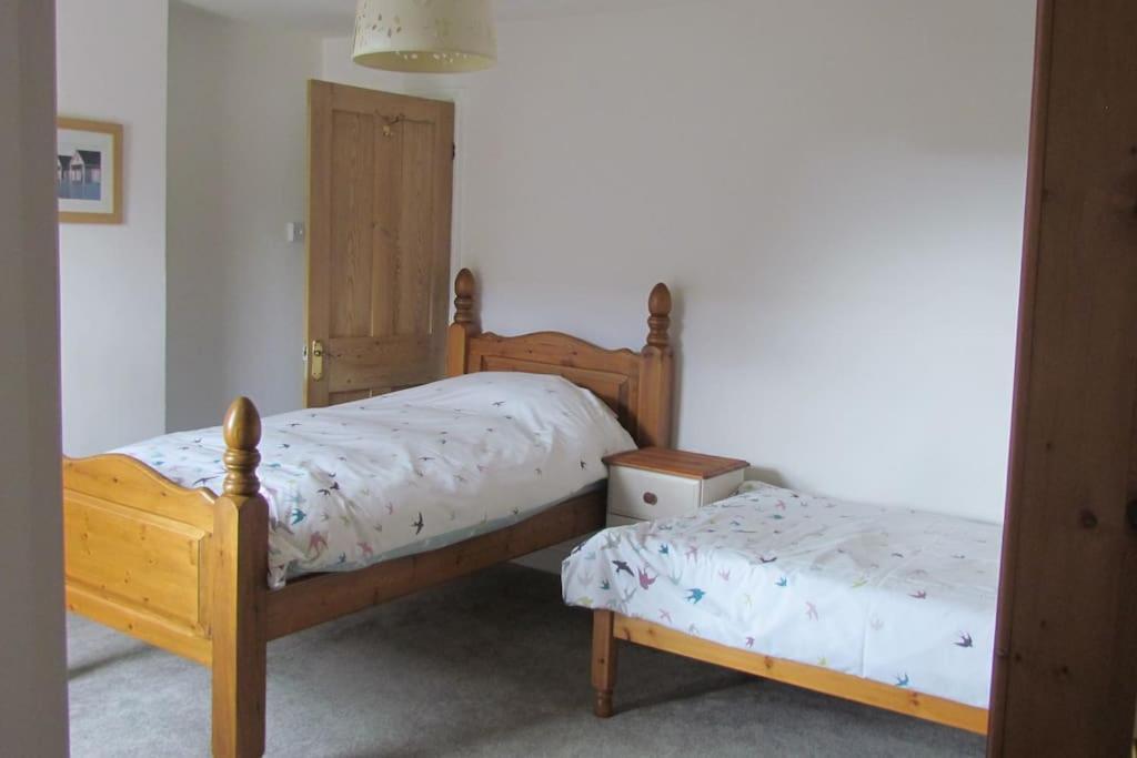 Welcoming Cottage In Chichester Near City Centre Bagian luar foto